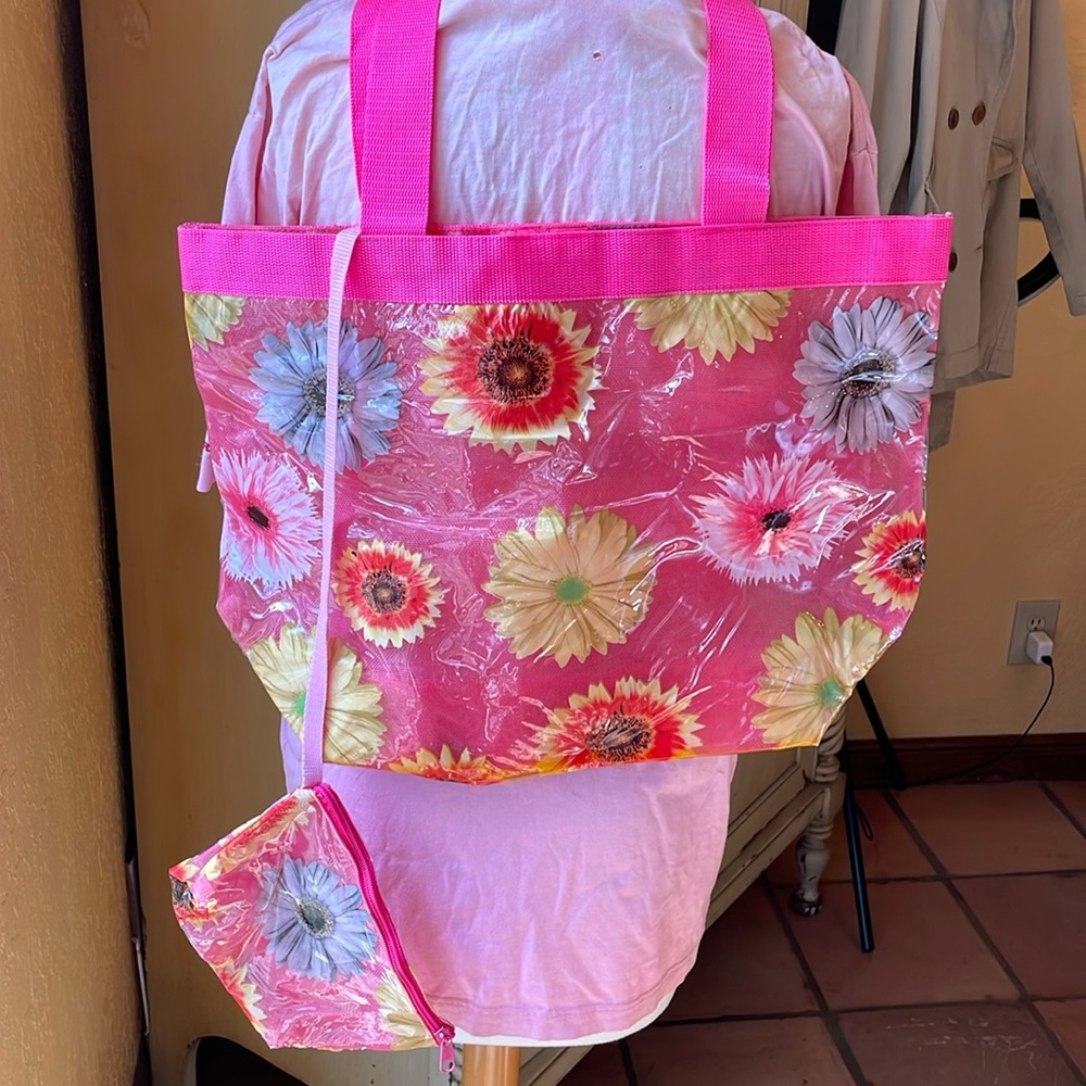 Tote - Picture 1 of 3